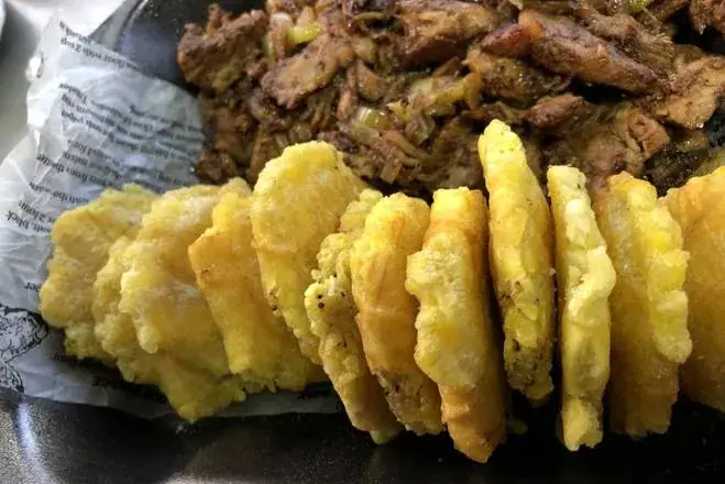 Piernas de Cerdo + Tostones